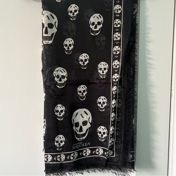 Alexander McQueen Skull Print Silk-Blend Fringed Scarf